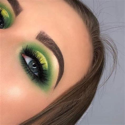 50 Stunning Christmas Green Eyeshadow Makeup Ideas You Must Know Cute Hostess For Modern Women
