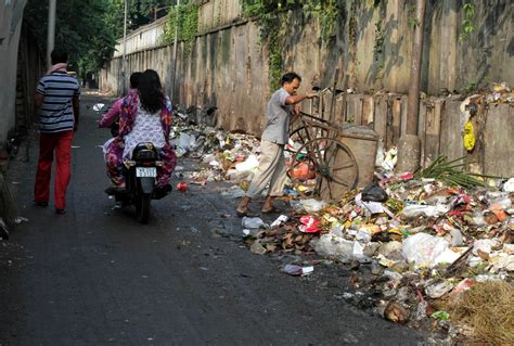 India Begins Ambitious Campaign To Clean Up Dirty Cities And Villages