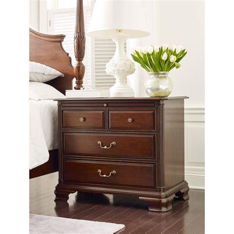 Kincaid Furniture Hadleigh 607 422 Traditional Four Drawer Bachelors Chest With Pull Out