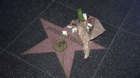 Fans Celebrities Mourn Loss Of Hollywood Legend Debbie Reynolds Abc7