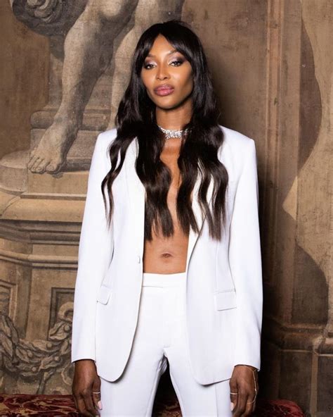 Naomi Campbell In A Jacket Worn Over Her Naked Body 4 Photos The