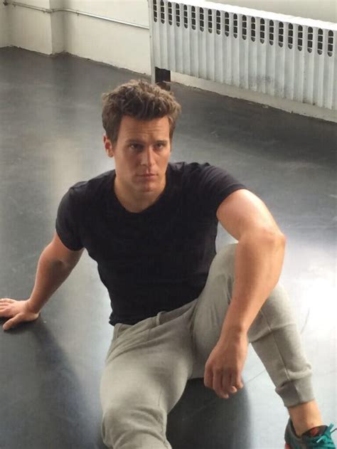 Pin On Jonathan Groff