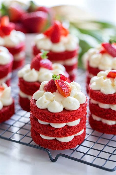 The Hottest Wedding Trend 58 Delicious Mini Desserts Weddingomania