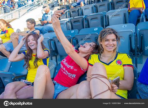 New York Usa November 22 2016 Unidentified Ecuadorian Women Fans In Metlife Stadium Ready