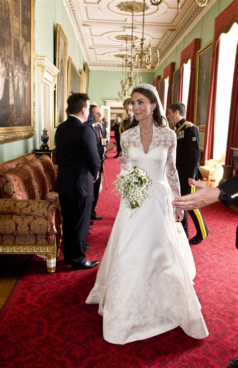 Popsugar Kate Middleton Wedding Dress Kate Middleton Wedding Prince William And Kate