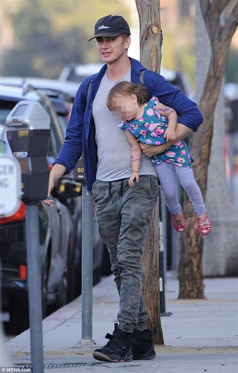 Hayden Christensen Spends Time With Daughter Briar Rose Daily Mail Online