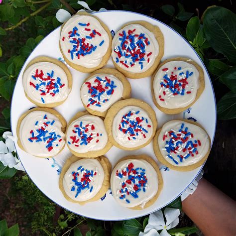 We are thankful for our customers and associates and continue remaining deeply dedicated to customer service and community involvement. Lofthouse Cookie Copycat RECIPE (those soft pretty frosted ...