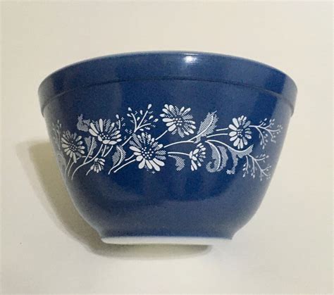 Pyrex Blue Colonial Mist 401 750 Ml Bowl 1980s