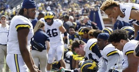 Peters Led Maize Beats Blue 31 29 In Michigan Spring Game