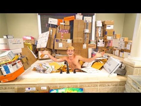 I was considering venetian, palazzo, bellagio but not sure since i've never been to vegas yet. WORLD'S BIGGEST BATHTUB FAN MAIL OPENING EVER! - YouTube