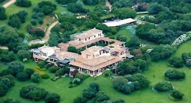 È o non è villa certosa quella delle foto di christies? Silvio Berlusconi, via libera all'ampliamento di Villa ...