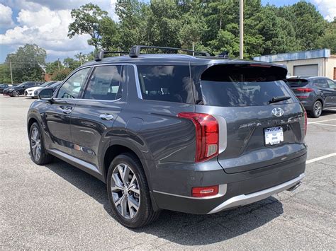 Accessory item shown may vary according to model and illustration. New 2021 Hyundai Palisade SEL AWD Sport Utility