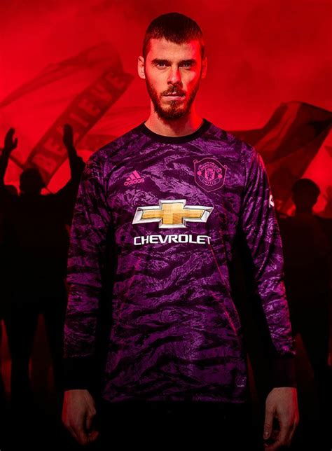 Wikimedia commons has media related to manchester united f.c. New Man Utd Home Kit 2019-2020 | Time of famous Sheringham ...