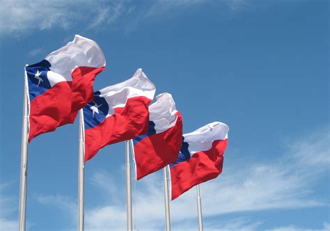The difference is that the blue on the flag of texas runs all the way down, while on the flag of chile it stops when it reaches the red stripe. Lawmaker: Chile and Texas don't share a flag, y'all | Engadget