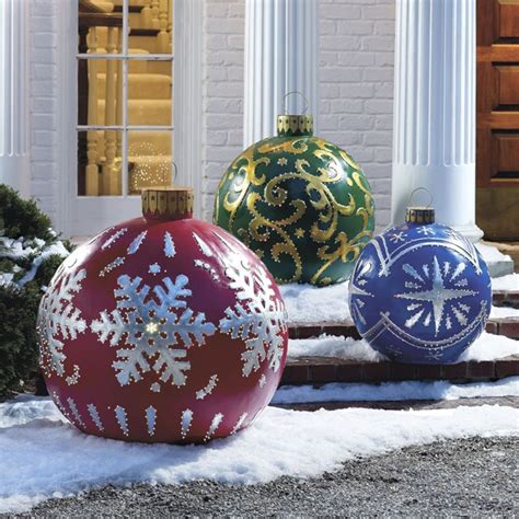 Everything should remind of the christmas coming! Outdoor Christmas Tree Ornaments - GooDSGN