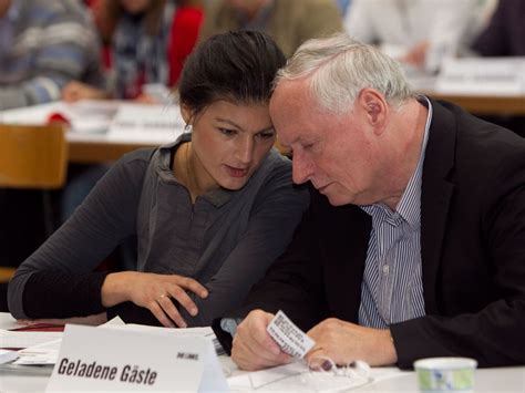 Gräfin sonja bernadotte und saarlands ministerpräsident oskar lafontaine besuchen die welt der familie in saarbrücken am 12. Linken-Parteitag Saarland: Oskar Lafontaine stellt Sahra ...