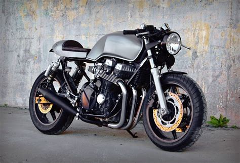 Besides, it's possible to examine each page of the guide singly by using the scroll bar. Honda CB 750 1997 - RocketGarage - Cafe Racer Magazine