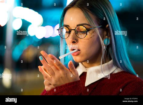 Pretty Girl Smoking Hi Res Stock Photography And Images Alamy