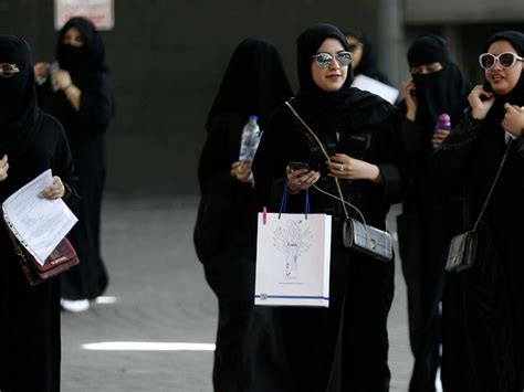 Saudi Women Unveiled