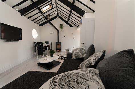 Plan your wonderful trip without leaving your home and pay later with planet of hotel. Park View Lodge, Barnstaple, Devon - Holiday Cottage Reviews