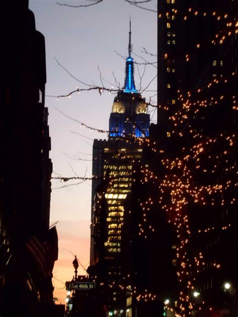 Pin By Sarah Holdsworth On Christmas Lights Empire State Building