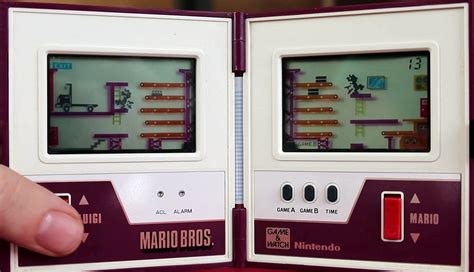 12 Of The Best Handheld Electronic Games From The 1980s