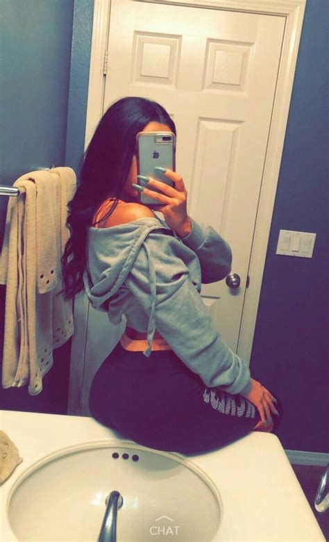 𝖘𝖔𝖈𝖎𝖆𝖑 𝖒𝖊𝖉𝖎𝖆 2 𝔊𝔯𝔬𝔲𝔭𝔠𝔥𝔞𝔱 𝔐𝔞𝔱𝔱𝔦𝔞 Snapchat girls Mirror selfie