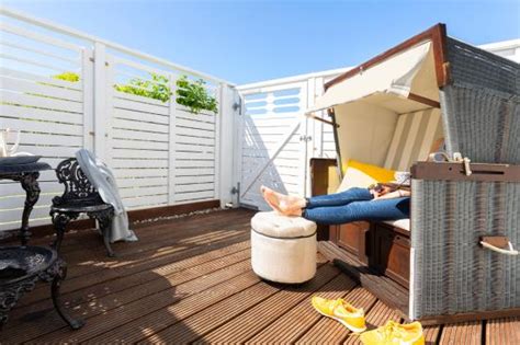 Free wifi is available throughout the property as well as a sundeck, a sunbathing terrace and complimentary parking are available on site. Leitung eines kleinen Aparthotels bei Haus Noge in Sylt ...
