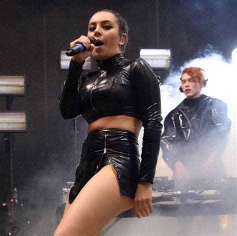 Katching My I Charli Xcx Flaunts Her Figure In Black Leather Outfit As She Performs At Sxsw