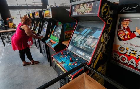 16 Bit Bar Arcade In Indianapolis Offers 2 Floors Of Video Games