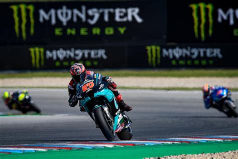 Quartararo con asfalto quasi asciutto è andato a centrare la pole position davanti al compagno di squadra e a jack. Orari TV MotoGP Austria 2020 - Diretta qualifiche e gara