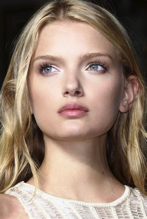 Photo For Celebrity Lily Donaldson Lily Donaldson Runway Beauty Beautiful Girl Image