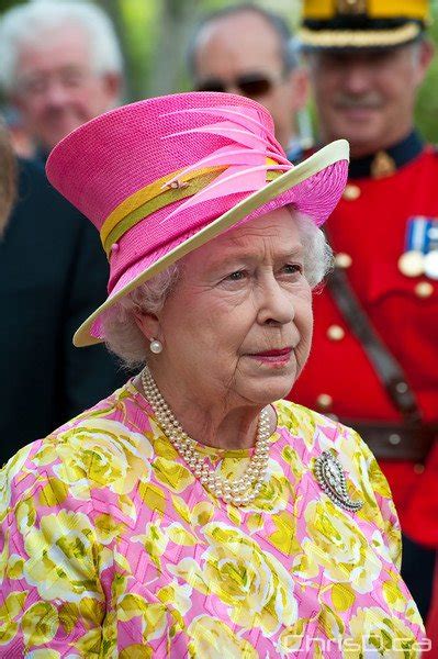 Hm queen elizabeth ii, london, united kingdom. Queen Elizabeth II's Royal Visit to Winnipeg (PHOTOS ...