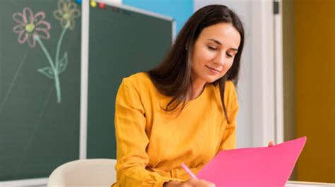 How To Write A Letter To Your Teacher 8 Steps With Examples Purshology