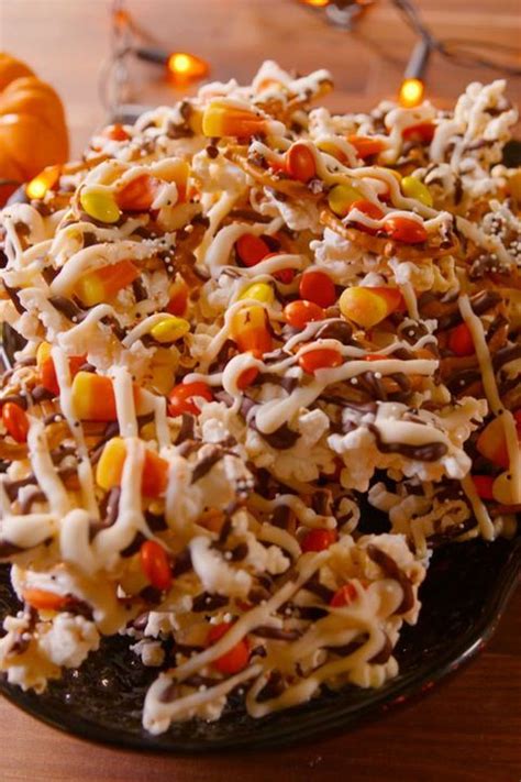 30 Easy Halloween Party Food Ideas Halloween Themed Food For Adults