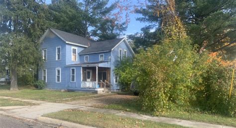 336 N Main St Evart Mi 49631 Mls 23139595 Redfin