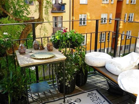 Decorating Your Apartment Balcony