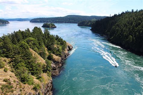 Rule 10 of the rules of the road establish special rules for ships. The Best Things to See and Do in Washington's Puget Sound - Sunset Magazine