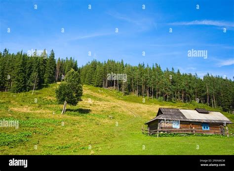 Hutsul Hut Hi Res Stock Photography And Images Alamy