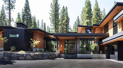 Martis Camp Getaway With A Stunning Indoor Outdoor Connection Mountain Home Exterior Modern