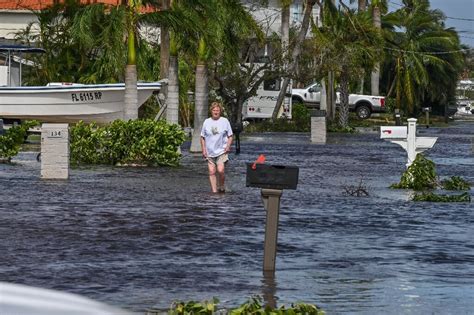 Hurricane Ian Heads For Carolinas After Ravaging Florida