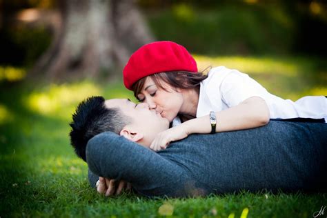 Download Gambar Ciuman Romantis Terbaru