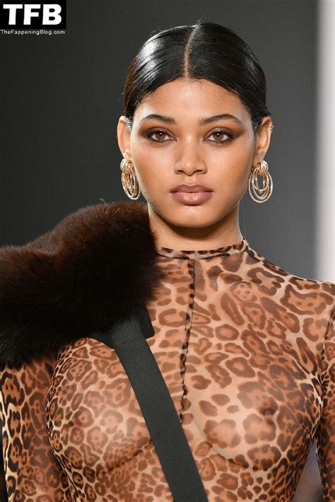 Danielle Herrington Flashes Her Nude Tits At Laquan Smith’s Fashion Show During Nyfw 3 Photos