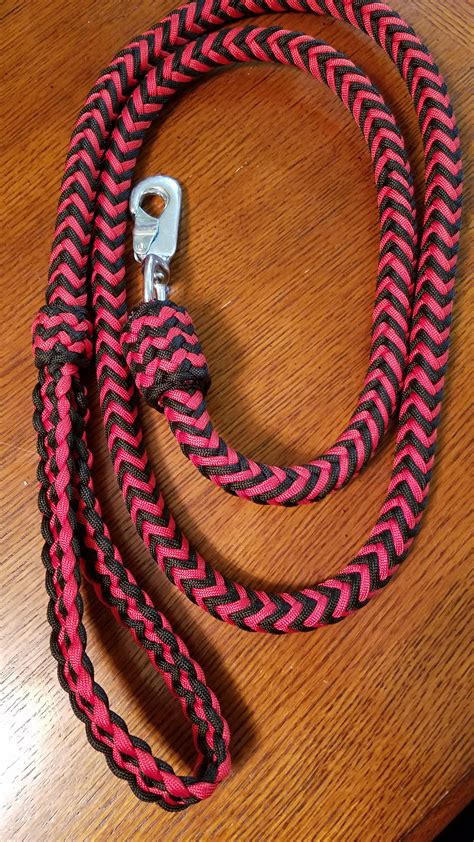 Learn paracord knots to make all your paracord projects. 6 ft leash for a BIG dog. Handle is an 8 strand double-edged flat braid (ABoK #2996,) main part ...