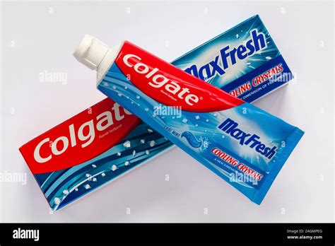 Box Of Colgate Maxfresh Toothpaste Hi Res Stock Photography And Images