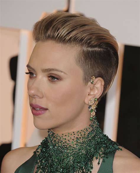 Scarlett Johanssons Hairstyles 2018 And Bob Pixie Hair