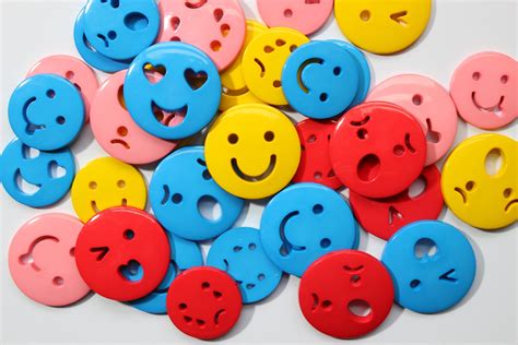 Smiley Face Buttons Emoji Buttons Emoticon Buttons 25x Etsy