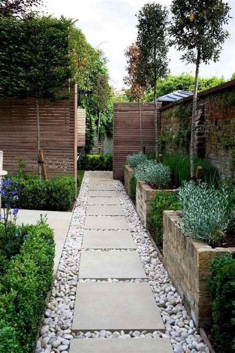 Also, i love how plain the design is. 30 Perfect Small Backyard & Garden Design Ideas - Gardenholic