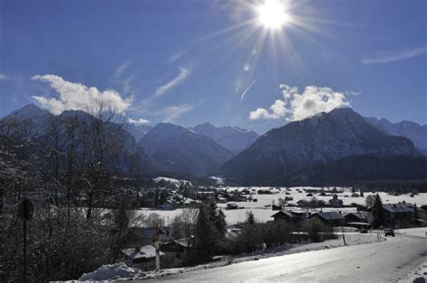 Verschneites Oberstdorf In Strahlender Sonne Natural Landmarks