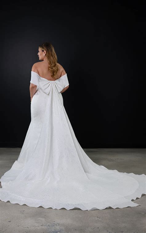 Elegant Plus Size Fit And Flare Wedding Dress With Detachable Bow